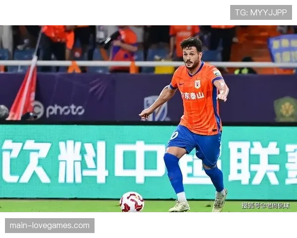 VAR长时间介入判定越位,山东泰山队进球被吹引发战术布置中断 VAR长时间介入判定越位,山东泰山队进球被吹引发战术布置中断