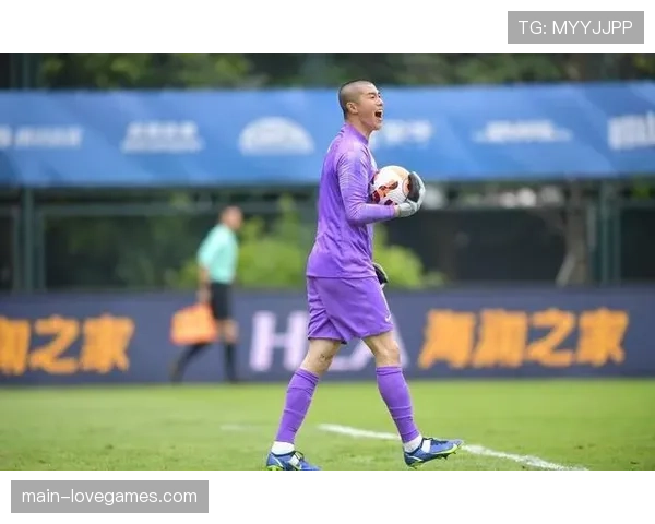 北京国安门将侯森、前锋法比奥相继骨折，蒙哥马利坦言阵容不整